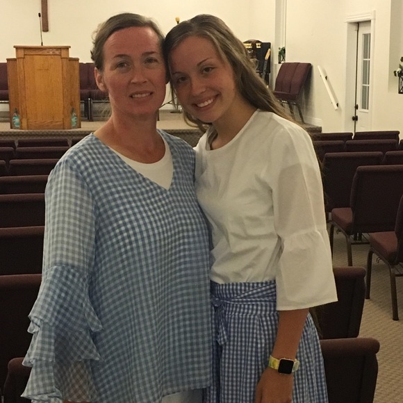 Meet your Posher's - Picture 8 of 8